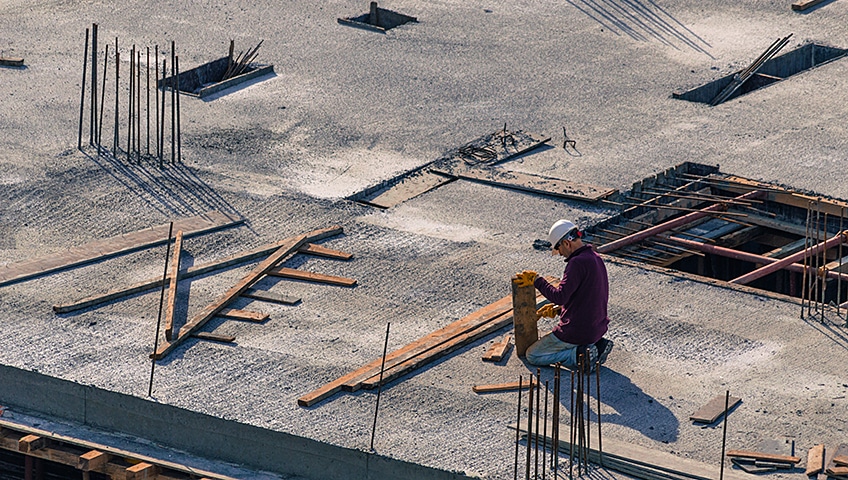 When is the Best Time of the Year for Commercial Flat Roof Work?