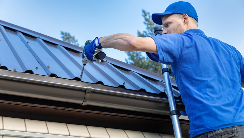 Why You Should Avoid DIY Roof Repair